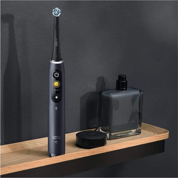 Oral B Oral-B 80334329 IO8 Series 8 Black Electric Toothbrush 2 Oral B Oral-B 80334329 IO8 Series 8 Black Electric Toothbrush - Image 2