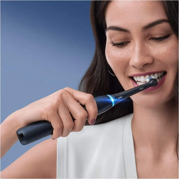 Oral B Oral-B 80334329 IO8 Series 8 Black Electric Toothbrush 3 Oral B Oral-B 80334329 IO8 Series 8 Black Electric Toothbrush - Image 3